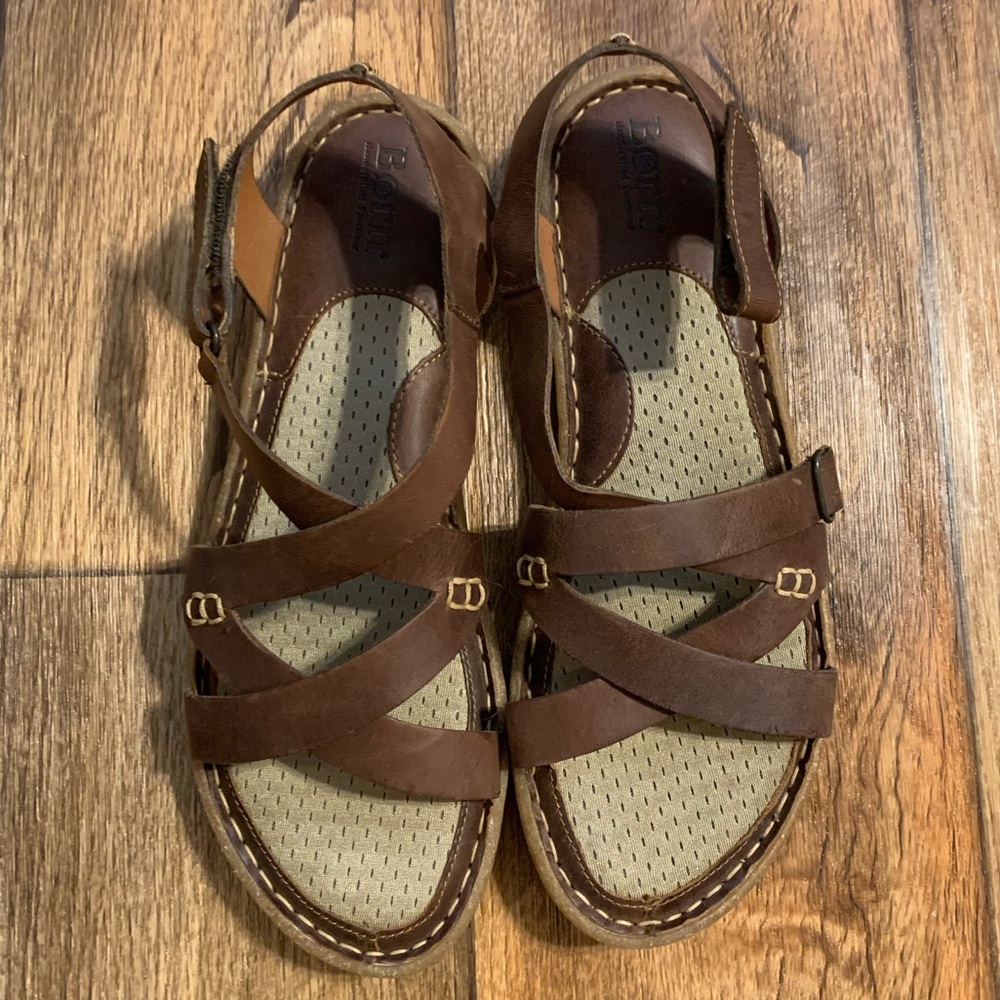 New- BORN WOMEN'S TRINIDAD SPORT LIGHTWEIGHT SANDALS - size: 10